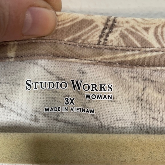 ✔️ Studio Works, Taupe Floral Print, Woman 3X Plus, EUC - Picture 7 of 9